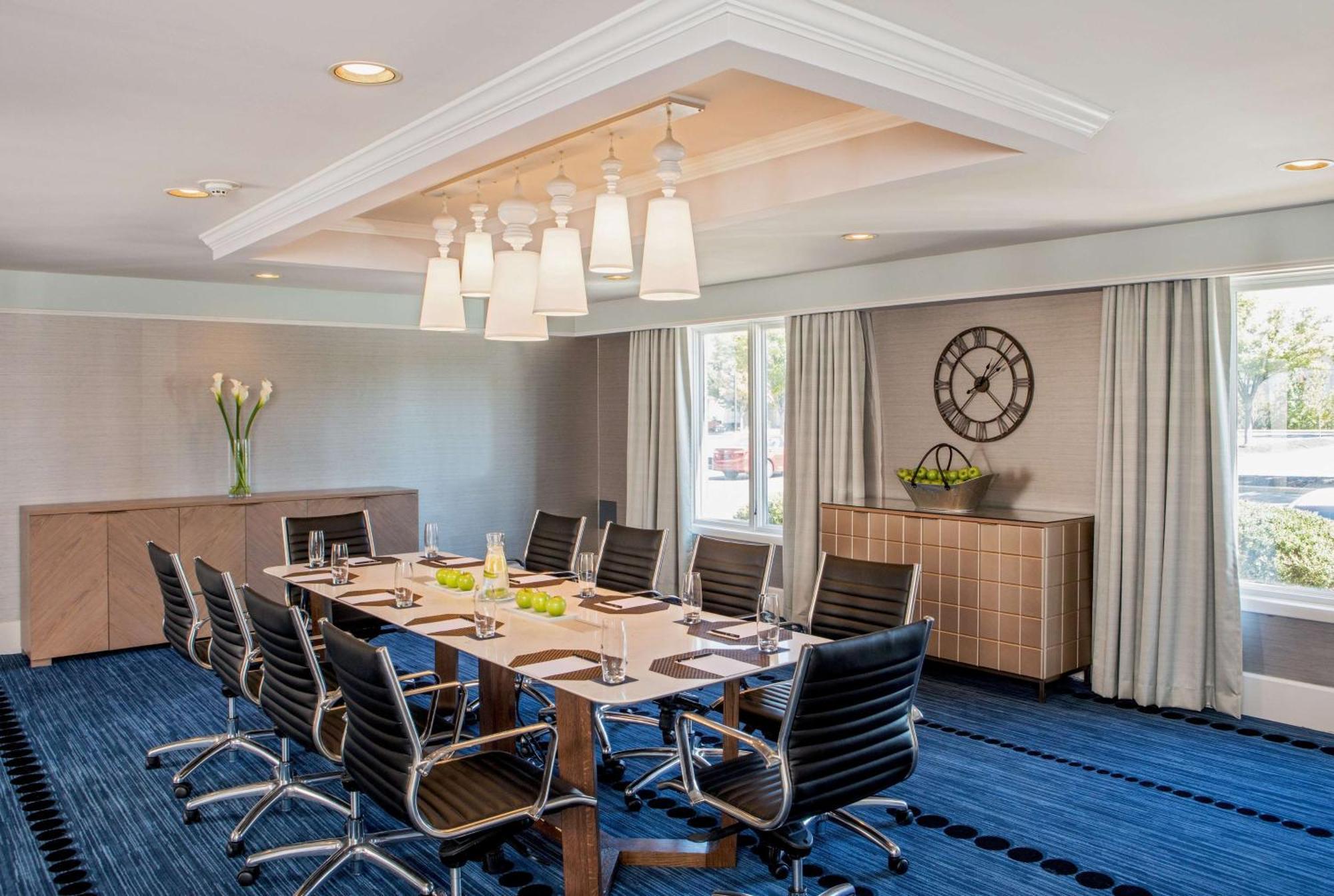 Отель Hilton Wilmington/Christiana Ньюарк Экстерьер фото